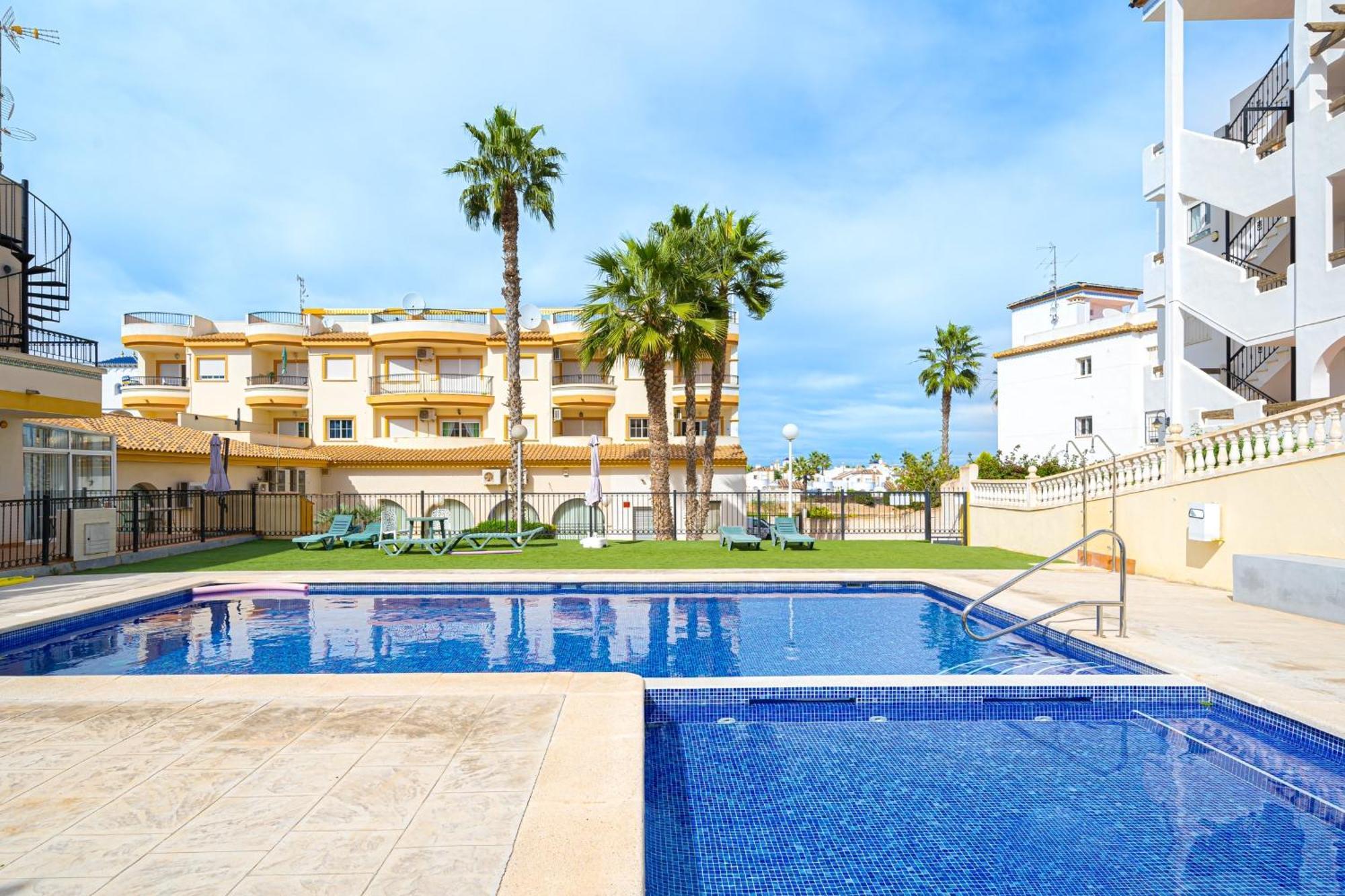 Villamartin Apartment. Excellent Location For Golfers, Cyclists And Hikers Bagian luar foto